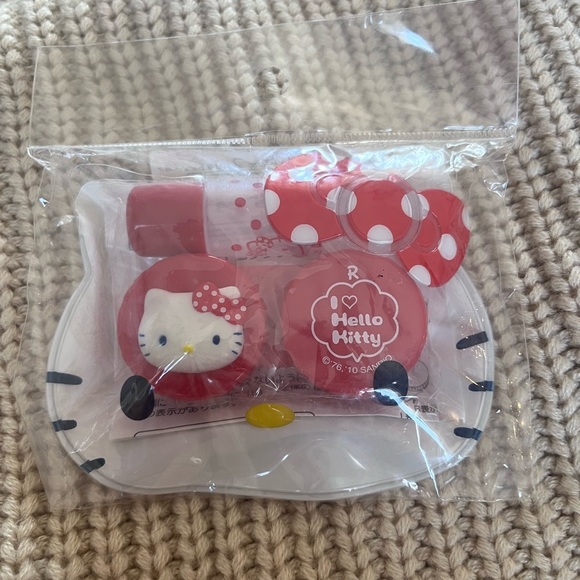 Hello Kitty Contact Case for Soft Contact Lenses - Picture 1 of 2